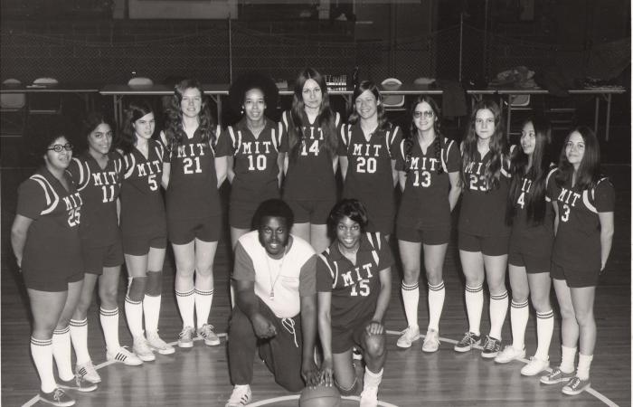 MIT Varsity Women's Basketball Team, 1974-75
