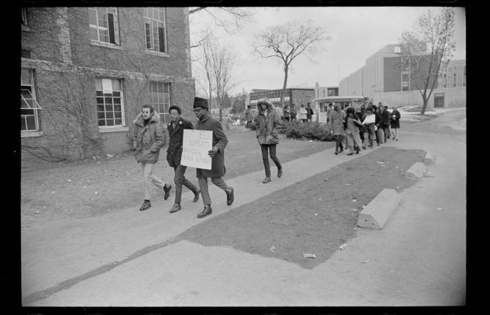 MIT BSU demonstrators support Brandeis Black students, 1969