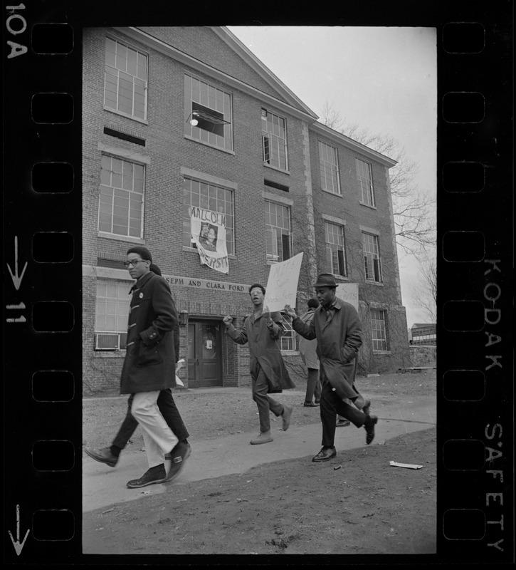 MIT BSU students support Brandeis Black students, 1969