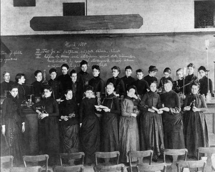 Ellen Swallow Richards and female students, 1888